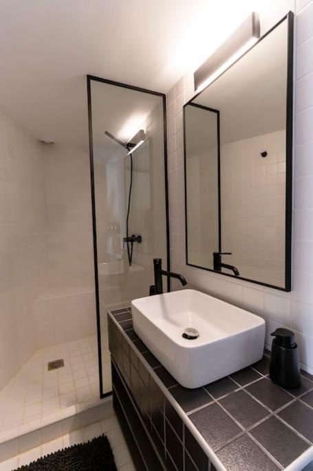 Debonair 1 Bedroom Premium Haven In Appartement